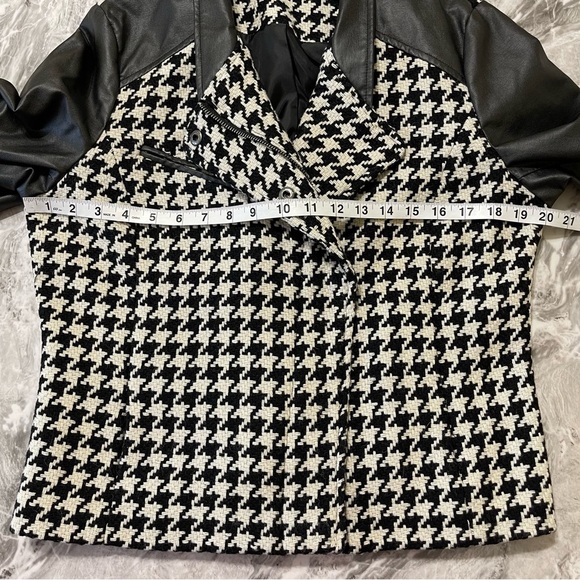 A New Approach a.n.a Womens Cropped Jacket Faux Leather Wool Black White Sz L - Picture 6 of 14